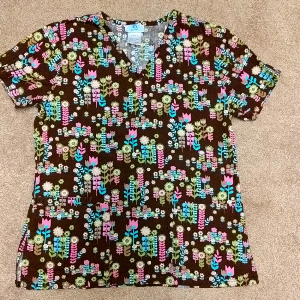 SB Scrubs Floral Print Scrub Top
